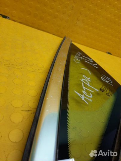 Стекло боковое переднее левое Opel Astra J P10