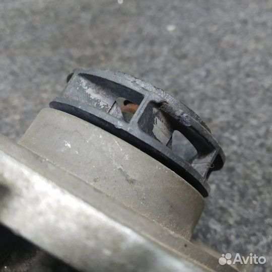 Помпа Opel Astra H Z16XER 2008