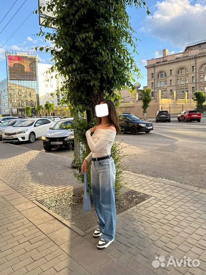 Женская кофта с открытыми плечами