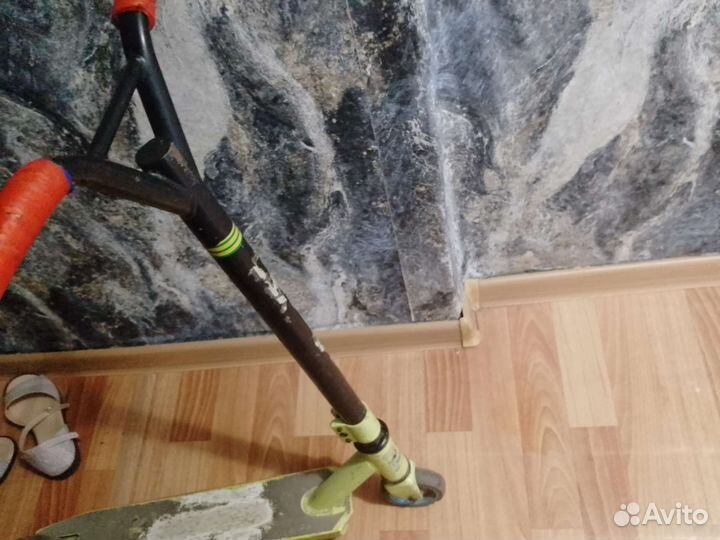 Трюковой самокат,продам