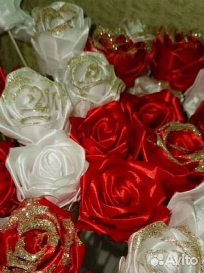 Атласные розы