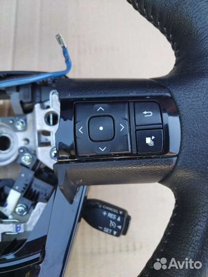 Руль с подогревом Toyota Hilux 8 2019 г