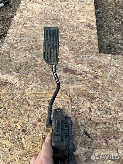 Педаль газа Nissan Almera n16