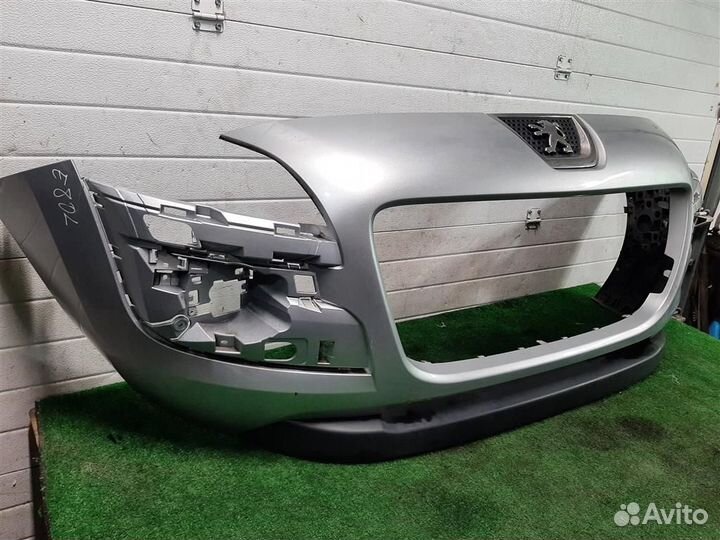Бампер передний Peugeot 3008 2010