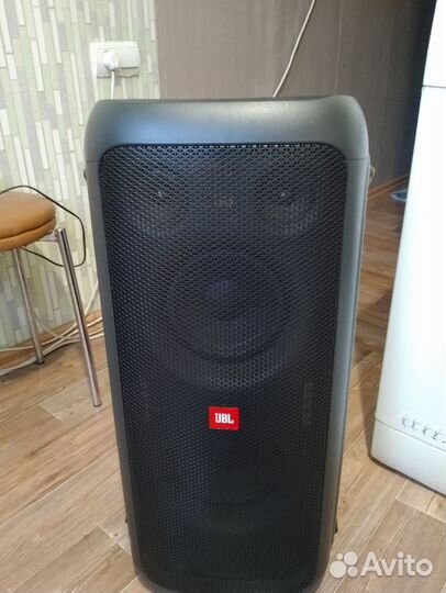 Акустические колонки jbl