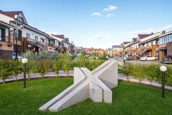 3-к. квартира, 90 м², 1/2 эт.