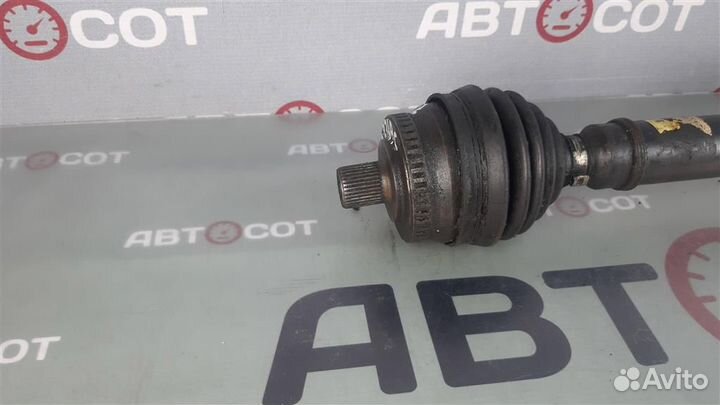 Привод в сборе передний левый Audi A4 (B5) 1995