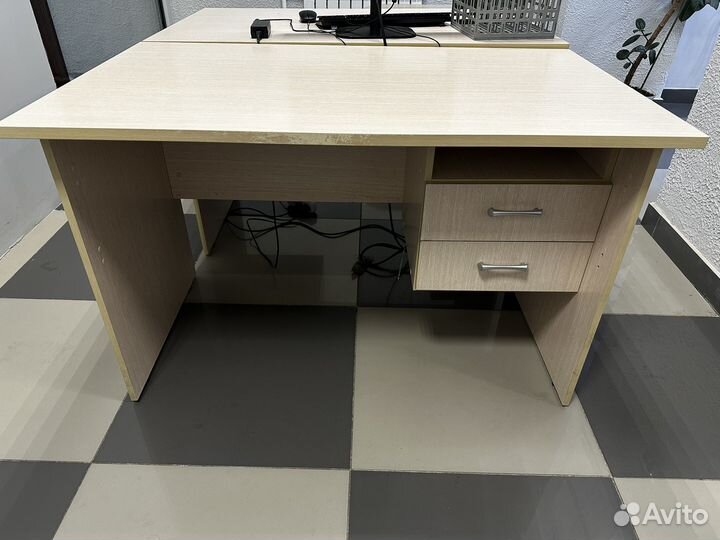 Стол