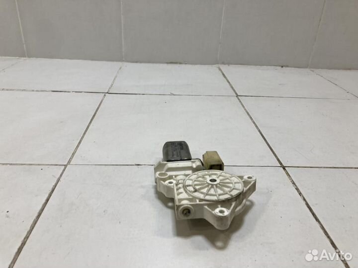 Моторчик стеклоподъемника BMW 1-series E87 E81