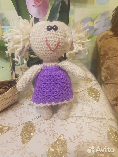 Вязаная кукла ручной работы