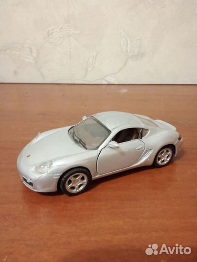 Модель автомобиля Porsche Cayman