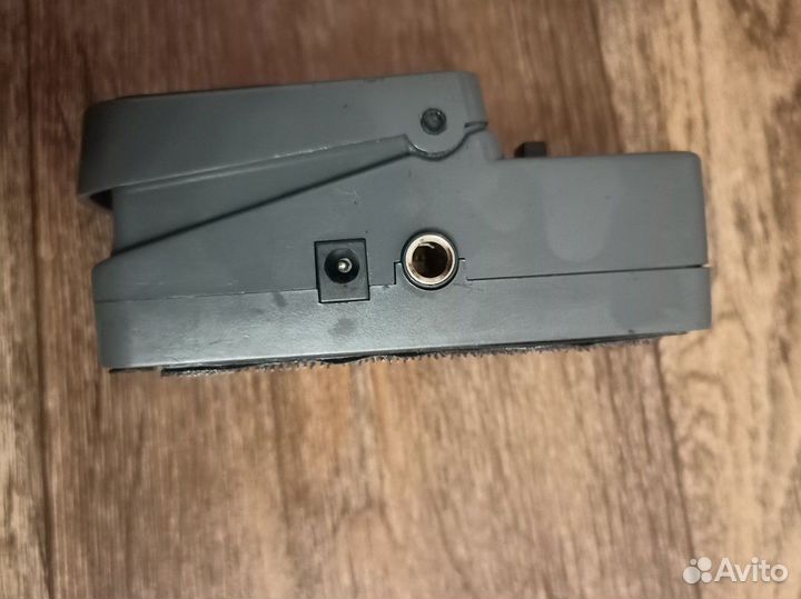 Гитарная педаль Behringer Chromatic tuner