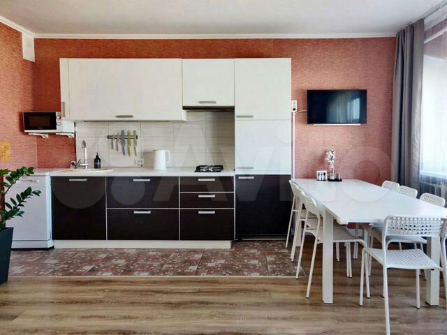 2-к. квартира, 80 м², 10/10 эт.