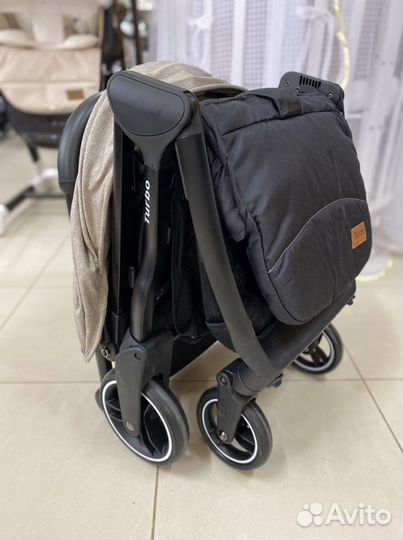 Коляска прогулочная Carrello Turbo
