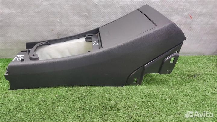 Консоль передняя часть Nissan Tiida 2008