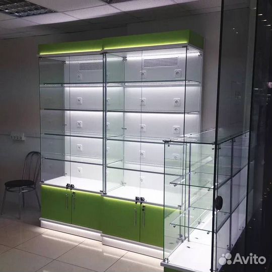 Стеклянная витрина под заказ