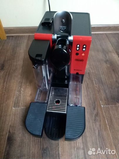 Кофемашина Delonghi EN 660 R nespresso