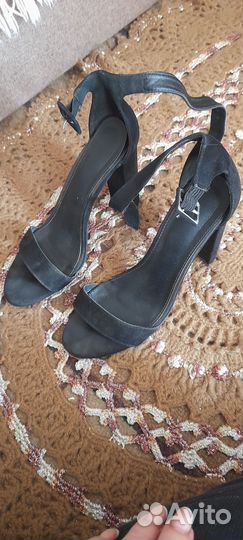 Отдам женские босоножки
