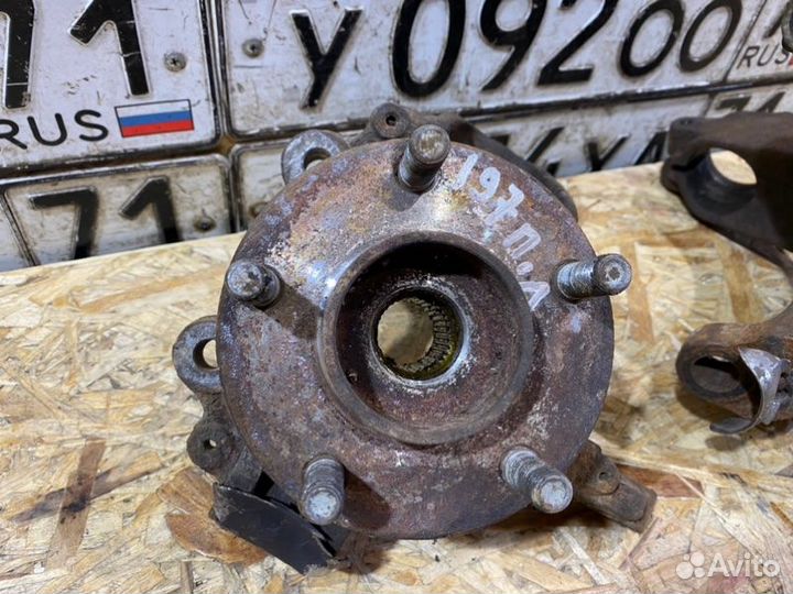 Кулак поворотный передний Ford Focus универсал 1.8