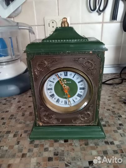 Часы настольные Янтарь