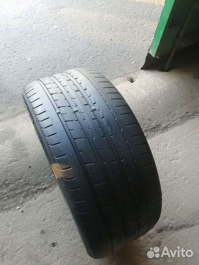Pirelli P Zero 255/35 R19