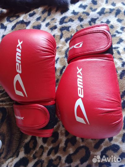 Боксерские перчатки