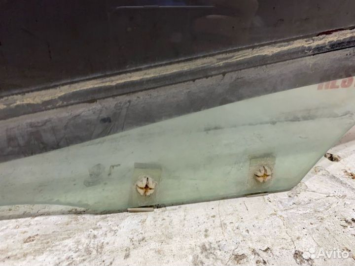 Стекло двери переднее левое Mazda 3 BK 2005