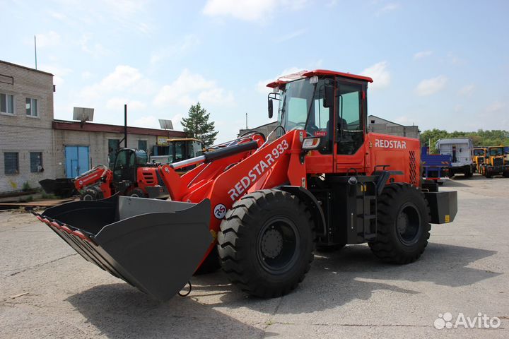 Фронтальный погрузчик Redstar 933, 2023