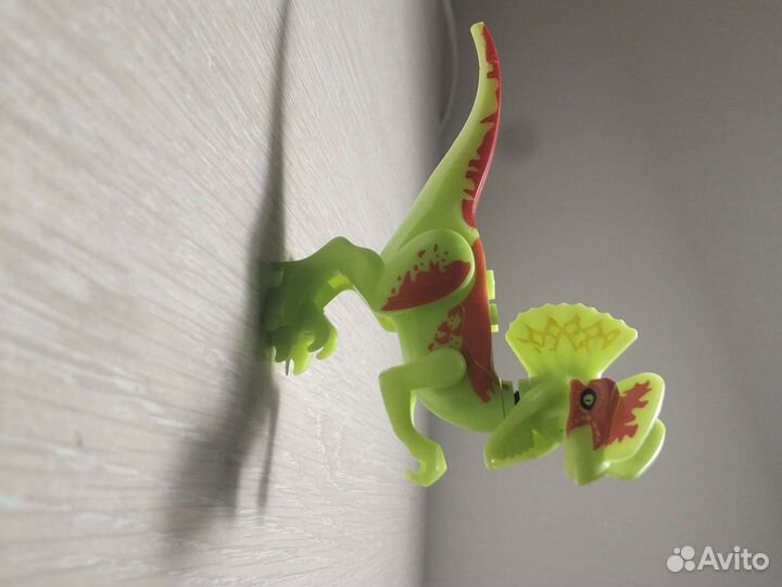 Лего динозавр