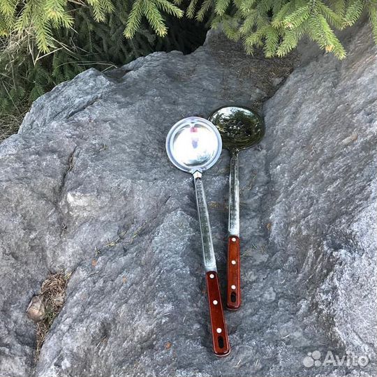 Шумовка с деревянной ручкой для казана