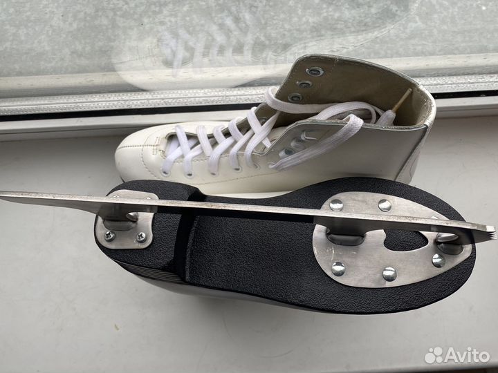 Женские коньки, 36 размер