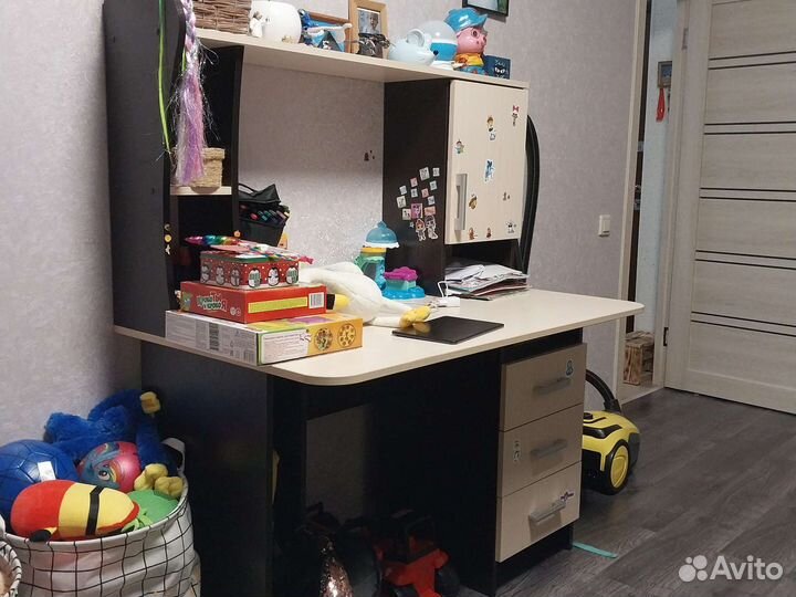 Компьютерный стол