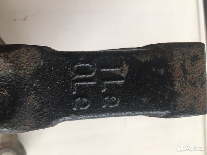 Передний левый поворотный кулак kia sportage 4