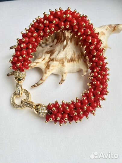 Браслет из натурального коралла