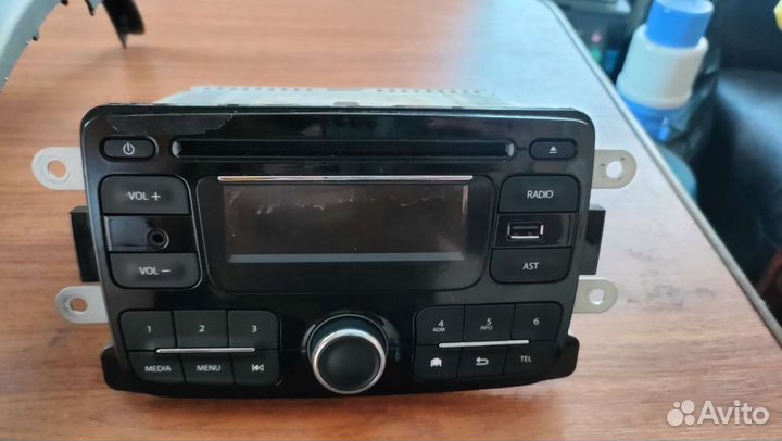 Магнитола с рамкой Renault Duster 2015