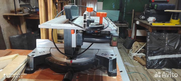 Дисковый отрезной станок по дереву