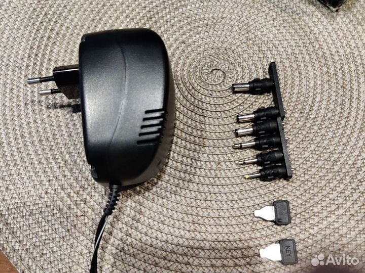 Блок питания 1А. 1,5, 3, 4,5, 6, 7,5, 9, 12 вольт