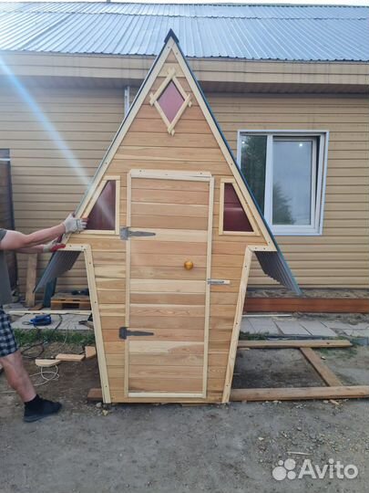 Деревянный туалет