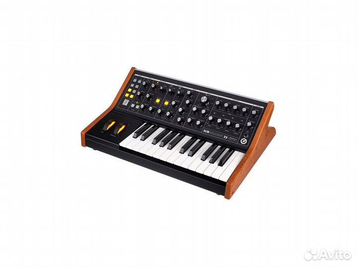 Moog Subsequent 25 синтезатор
