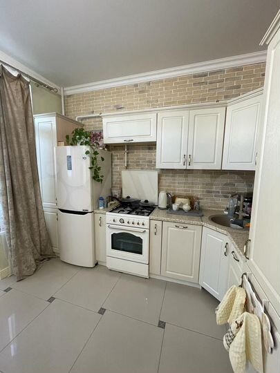 1-к. квартира, 61,8 м², 1/4 эт.