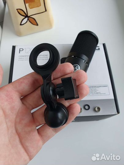 Студийный микрофон AKG P120