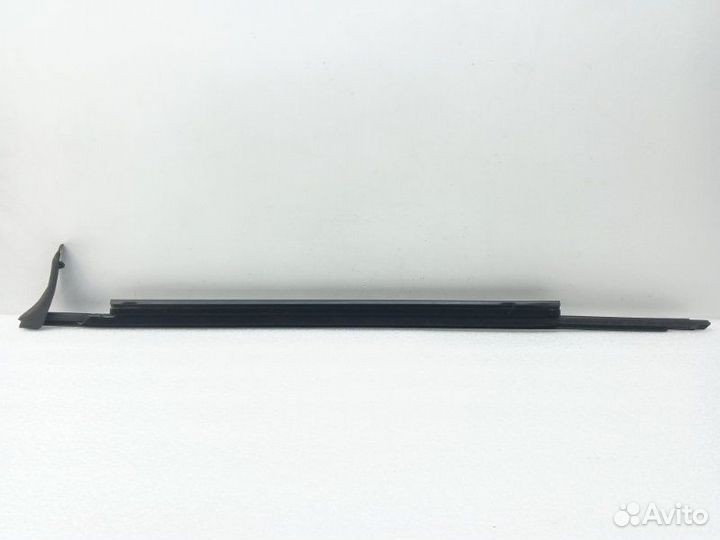 Молдинг стекла передний правый Audi A6 C7 1.8 CYG