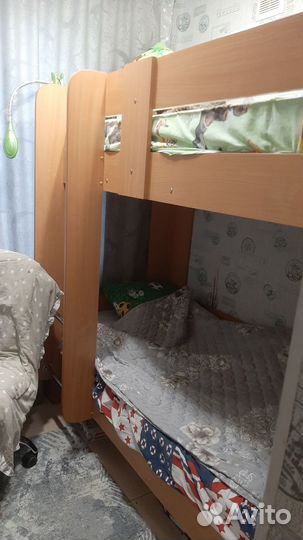 Двухъярусная кровать б/у с матрасами