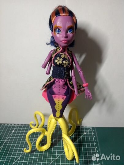 Кукла монстер хай