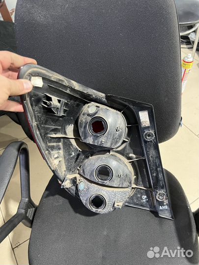 Фонарь задний правый шевроле авео т 300