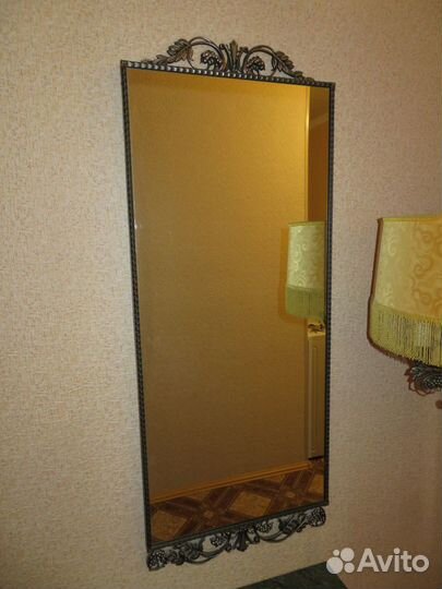 Гарнитур(торшер,зеркало,столик) зик из змеевика