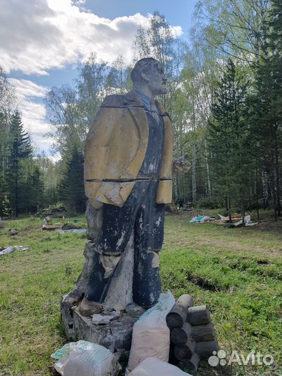 Памятник Ленину