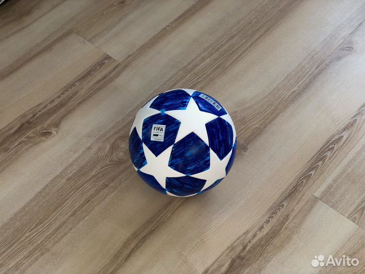 Футбольный мяч Лига Чемпионов 2019