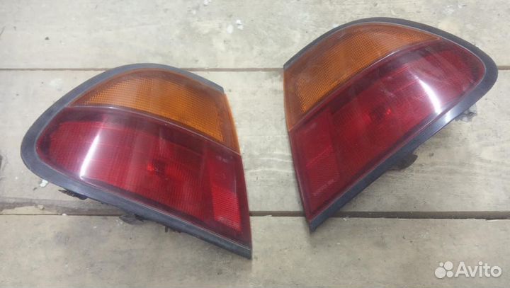 Фонарь задний Nissan Almera N15