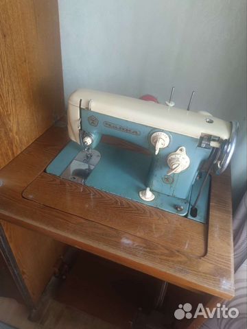 Швейная машина Чайка